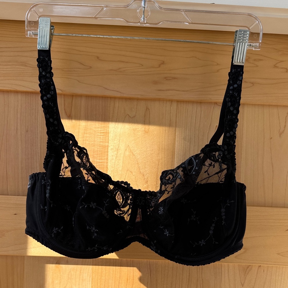 Conturelle Elegant Black Lace Bra